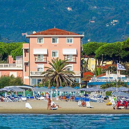 Hotel Happy Marina di Pietrasanta Eksteriør billede