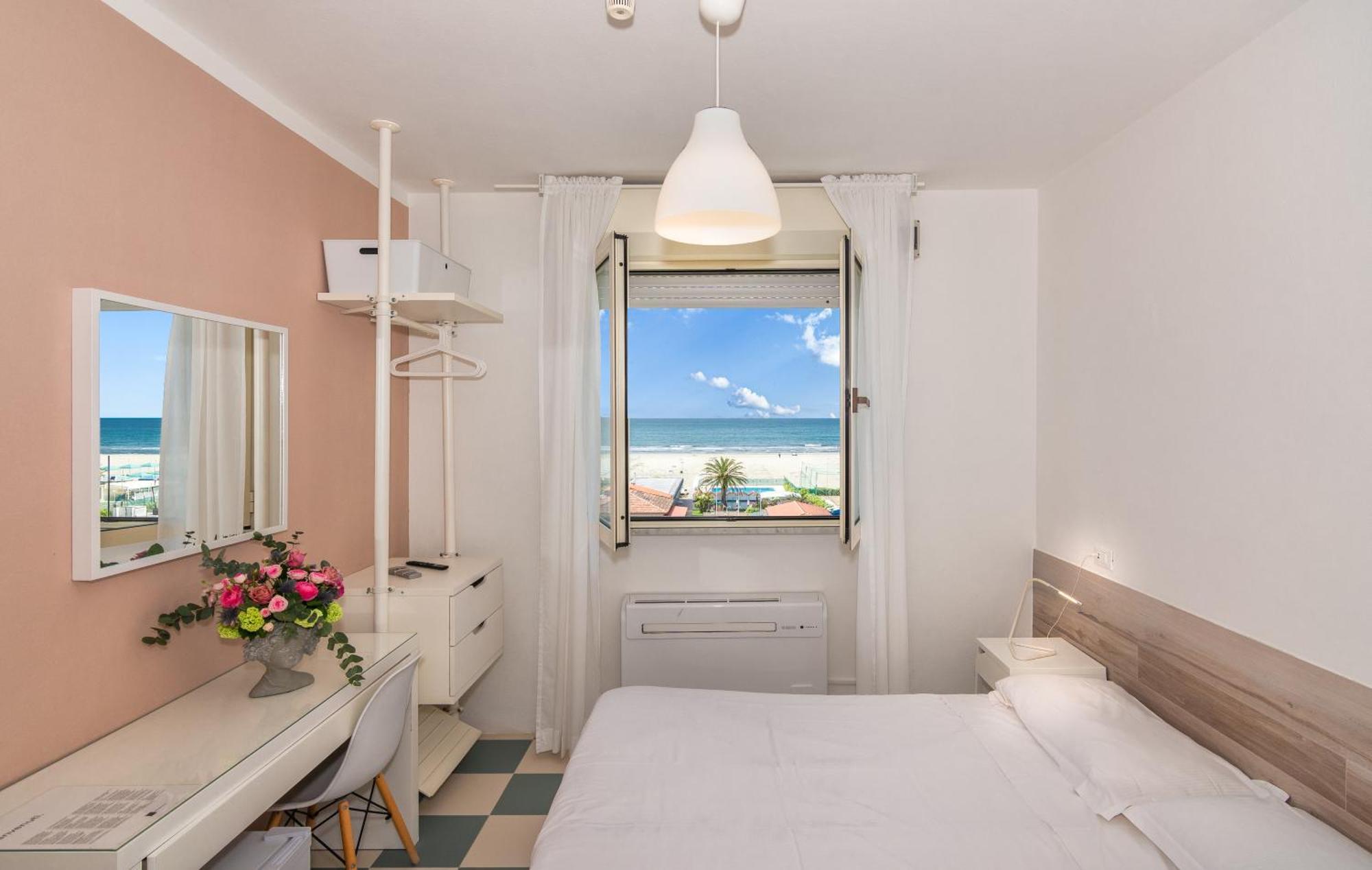 Hotel Happy Marina di Pietrasanta Eksteriør billede