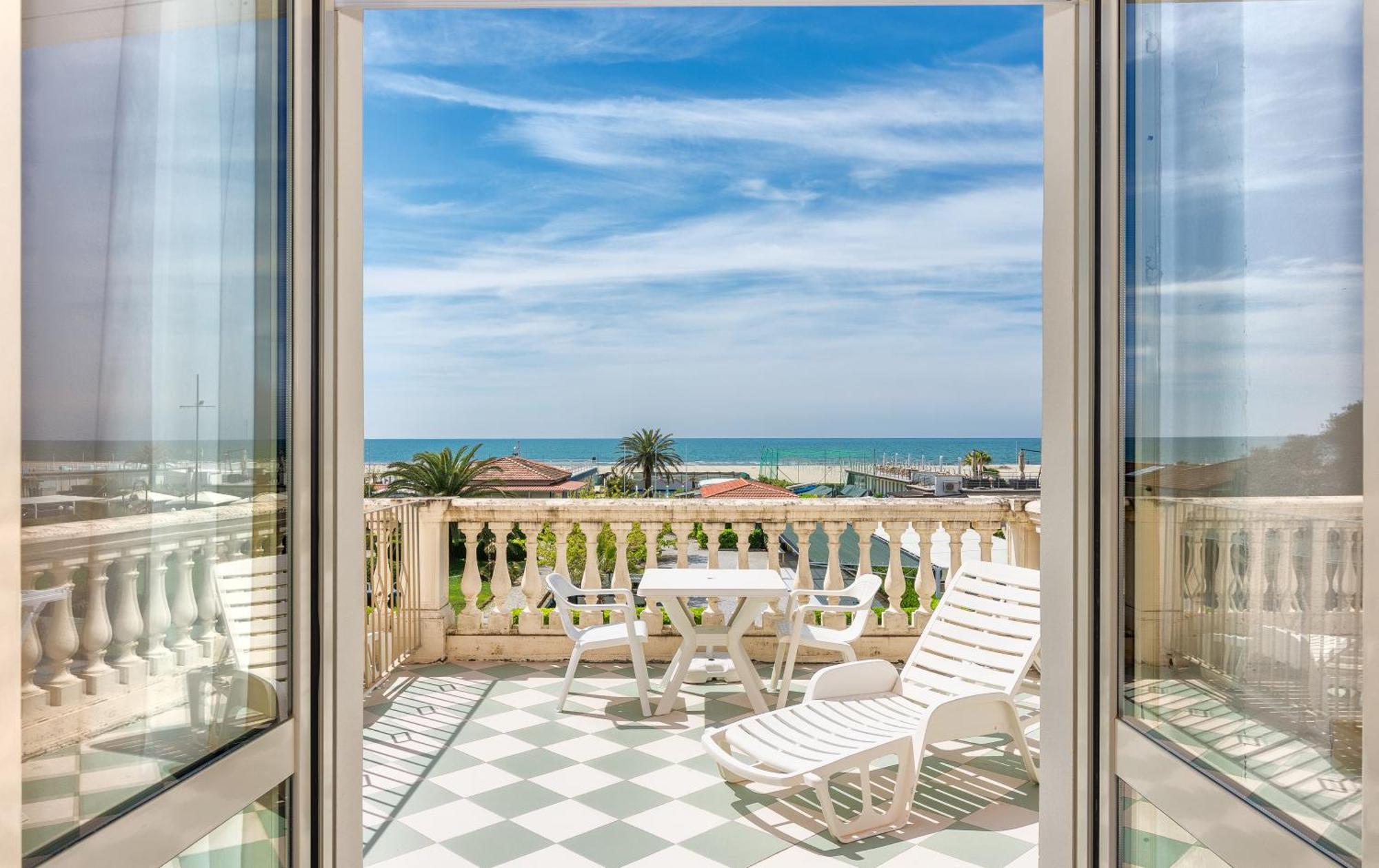 Hotel Happy Marina di Pietrasanta Eksteriør billede
