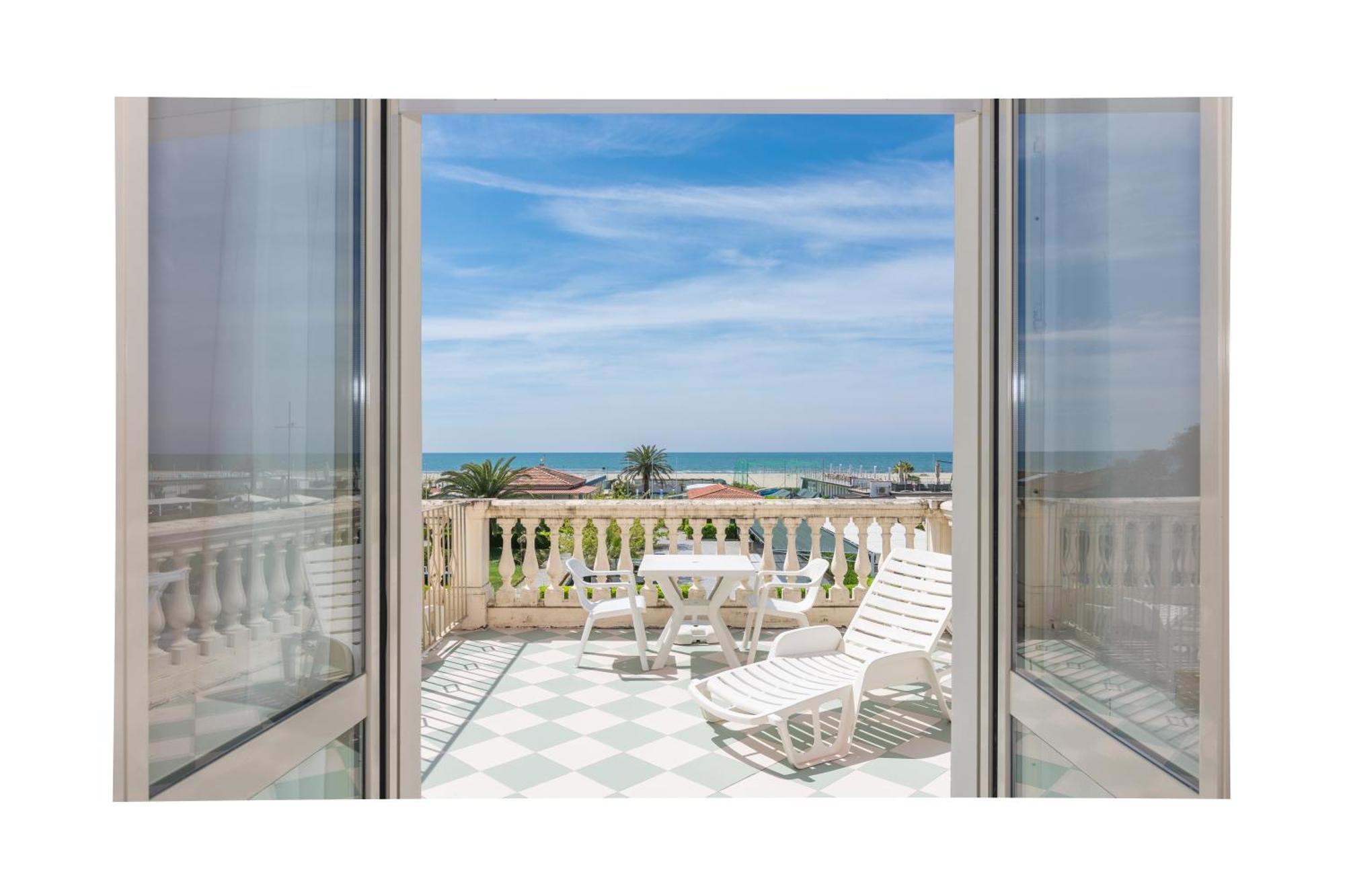 Hotel Happy Marina di Pietrasanta Eksteriør billede