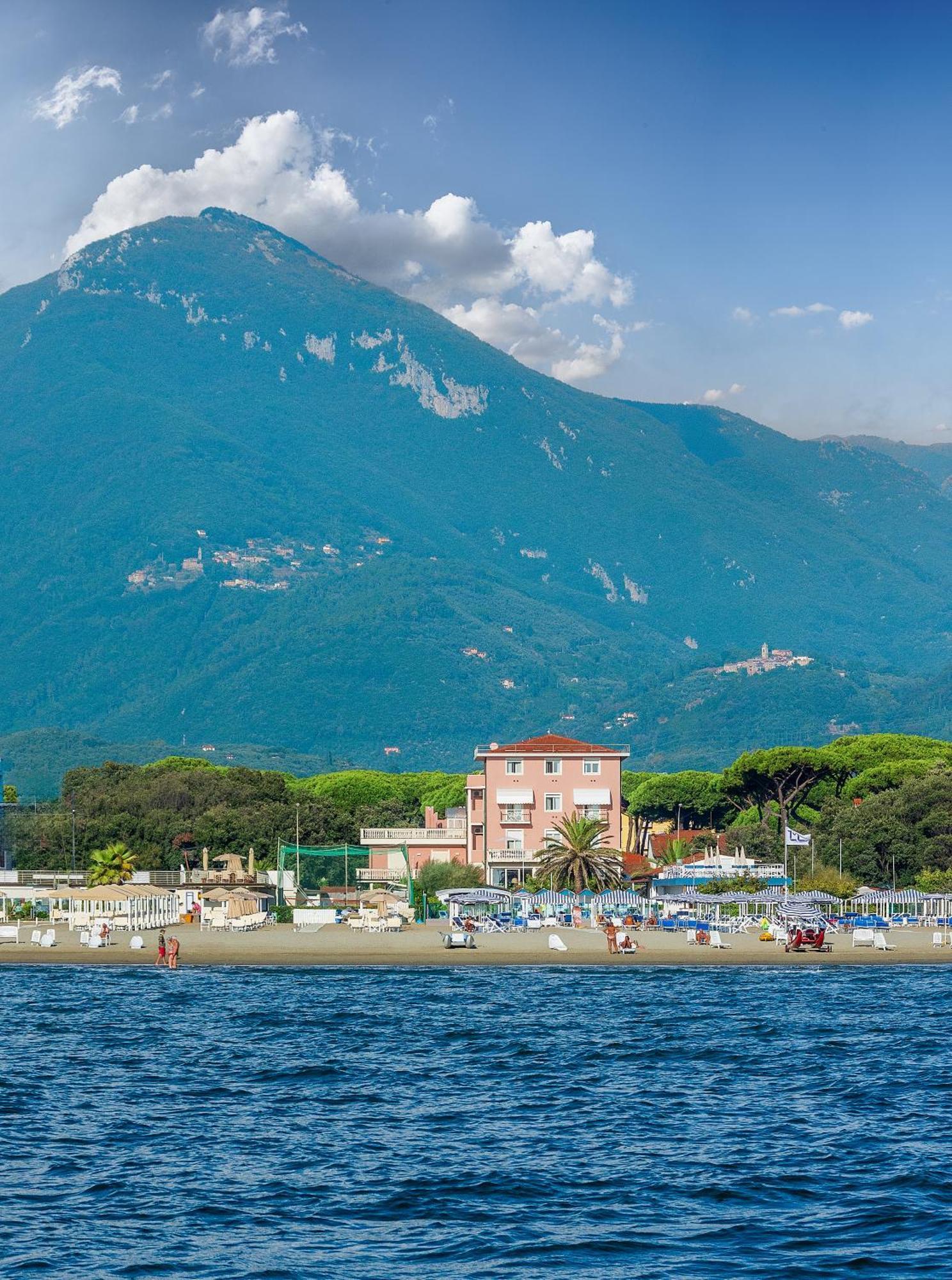Hotel Happy Marina di Pietrasanta Eksteriør billede